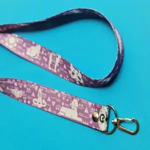 Lanyard Morado Egipcio: Elegancia y Estilo en tu Cuello - Lanyard morado egipcio