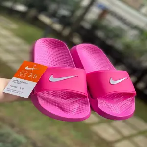 Sandalias NIKE: Comodidad y Estilo para tus Pies - Sandalias NIKE