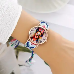 Reloj Frida: Elegancia Artesanal en Cada Hilo - Reloj Frida Color Tejido Hilo Artesanal