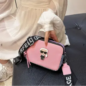 Bolso Elegante 06384: Tu Compañero Perfecto - Bolso 06384