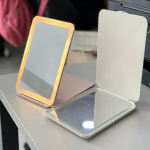 Espejo Portátil Plegable con Luz: Tu Aliado de Belleza Perfecto - Espejo Portatil Plegable Con Luz