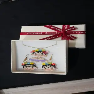Aderezo "FRIDA" de Miyuki: Un Toque de Color y Sabor para Tus Creaciones - aderezo de FRIDA en miyuki