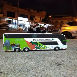 Descubre el Confort y la Eficiencia con el Bus de Dos Pisos Coontranshuila - bus dos pisos cootranshuila