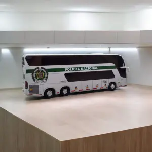 Autobús Policía Nacional: Seguridad en Movimiento - bus policia nacional