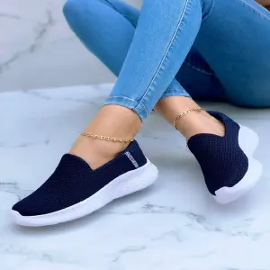 MAKSFALDA SKECHERS: Estilo y Comodidad para tu Día - MAFALDA SKECHERS