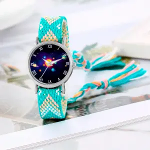 Reloj Sistema Solar Plateado Tejido Arte