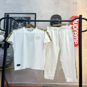 Conjunto 1.1: Estilo y Comodidad Sin Igual - Conjunto 1.1 (Camiseta + Sudadera)