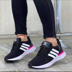 ADIDAS EPIC: El calzado deportivo que te lleva más allá - ADIDAS EPIC