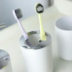 Renueva tu Baño con Nuestro Set de 4 Accesorios Esenciales - Set Accesorios 4 Piezas Para Baño
