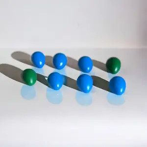HUEVOS SONAJERO: Diversión y Estimulación para tu Bebé - HUEVOS SONAJERO X 8 UNIDADES