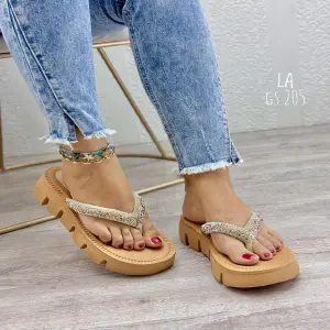 SANDALIA CLARA: Elegancia y Comodidad en Cada Paso - SANDALIA CLARA