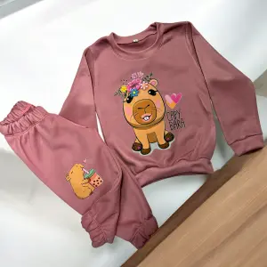 Sudadera Capibara palo de rosa Niña: ¡Suavidad y estilo para tu pequeña! - Sudadera Capibara palo de rosa Niña