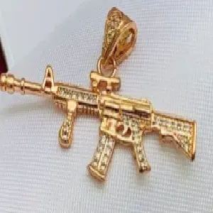 Dije Rodio Fusil R15 Piedra Blanca: Elegancia y Sofisticación - Dije Rodio Fusil R15 Piedra Blanca