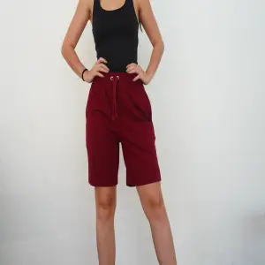 JOGGER CORTO UNISEX: Comodidad y Estilo para tu Día a Día - JOGGER CORTO UNISEX