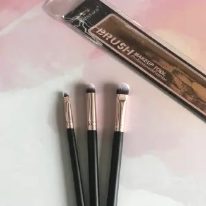 SET X 3 BROCHAS OJOS RubyFace