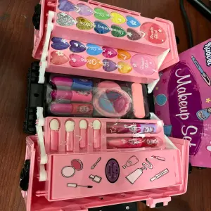 Maletín de Maquillaje Infantil: ¡El Kit de Belleza Perfecto para Pequeñas Artistas! - maletín de maquillaje infantil