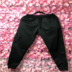 JOGGER DAMA CARGO NEGRO: Estilo y Comodidad en un Solo Diseño - JOGGER DAMA CARGO NEGRO