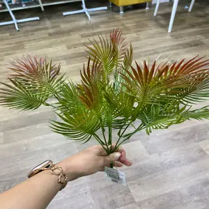 Planta Artificial Estilo Palmera: Añade un Toque Tropical a tu Espacio - Planta artificial estilo palmera