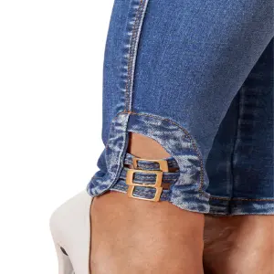 Jeans Levanta Cola 3 Botones: Realza tu figura con estilo - Jeans Levanta Cola 3 botones