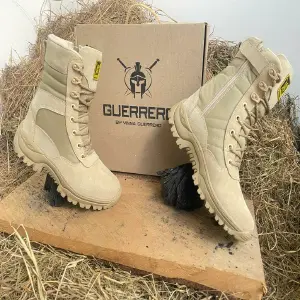 BOTAS GUERRERO REF. SAHARA DESIERTO: Domina el Desierto con Estilo - BOTAS GUERRERO REF. SAHARA DESIERTO