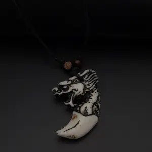 Collar Colmillo Dragon Chino: Eleva tu Estilo con Poder y Misterio - Collar Colmillo Dragon Chino
