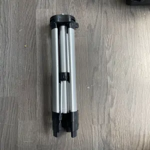 NIVEL LASER 5 LÍNEAS MAKITA: Precisión y Eficiencia en tus Proyectos - NIVEL LASER 5 LINEAS MAKITA