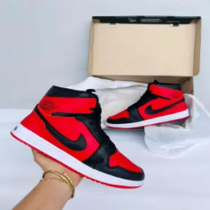 BOTA RETRO 1: Estilo Clásico Reinventado - BOTA RETRO 1