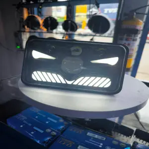 PAR DE FAROLAS KENWORTH (TB507): Iluminación de Alta Gama para tu Camión - PAR DE FAROLAS KENWORTH (TB507)