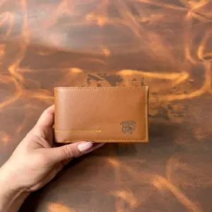 BILLETERA CLÁSICA LISA: Elegancia y Simplicidad - BILLETERA CLASICA LISA