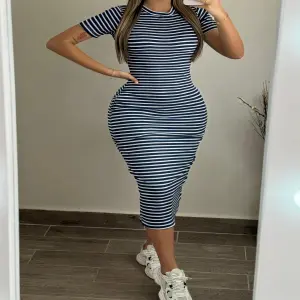Vestido Coqueta (1230): Elegancia y Estilo Inigualable - Vestido Coqueta (1230)