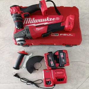 MILWAUKEE - Combo Taladro y Pulidura: ¡Potencia y Precisión en tus Manos! - MILWAUKEE - COMBO TALADRO Y PULIDORA