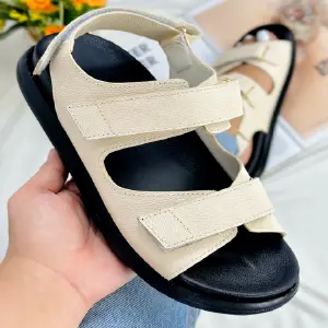 Sandalia KENDALL 100% CUERO: Elegancia y Comodidad a Tus Pies - Sandalia KENDALL 100% CUERO