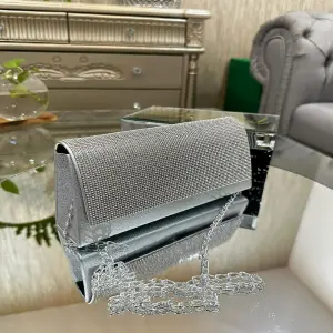 CARTERA DAMA DOBLE USO FIESTERA: Elegancia y Versatilidad - CARTERA DAMA DOBLE USO FIESTERA
