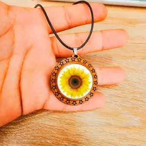 Collar Flor Girasol Mujer Detalle: Un Toque de Elegancia y Naturaleza - Collar Flor Girasol Mujer Detalle