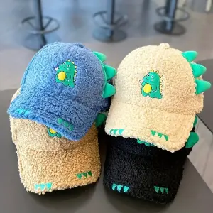 Gorra Infantil Dino Peluda: ¡La Aventura Comienza! - Gorra Infantil Dino Peluda