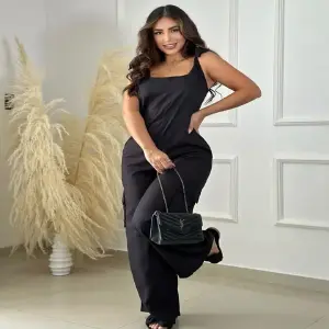 Overol Daniela: Elegancia y Comodidad en una Sola Prenda - Overol Daniela