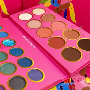 Paleta de Sombras Barranquilla (BQ-703): Desata tu Creatividad - paleta de sombras Barranquilla (BQ-703)