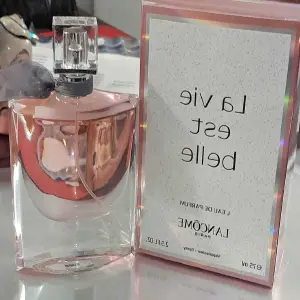 LA VIDA ES BELLA - PERFUME